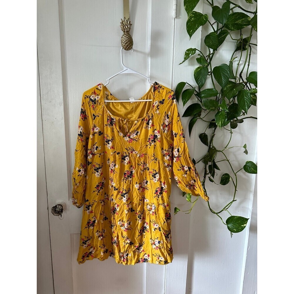 Old Navy Women’s size large yellow floral dress